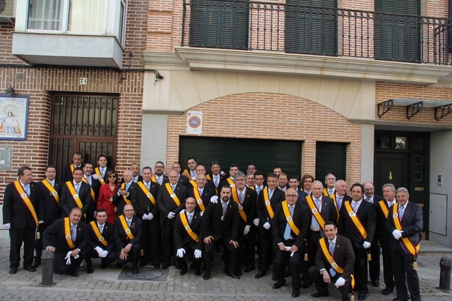 DAMAS Y CABALLEROS DE LA VIRGEN